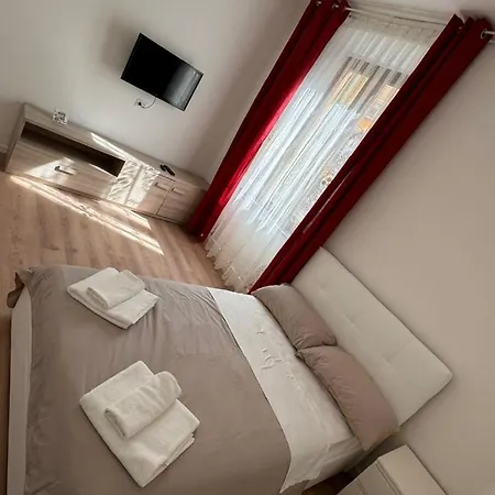 Station And Airport Room's 招待所
